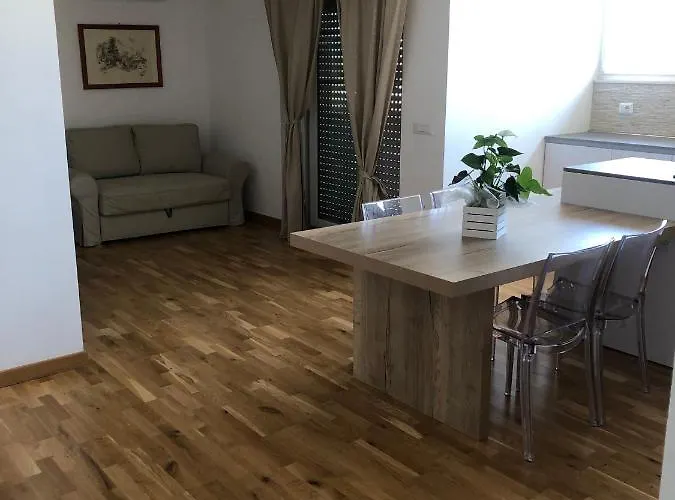 Madd House Bis * Roma